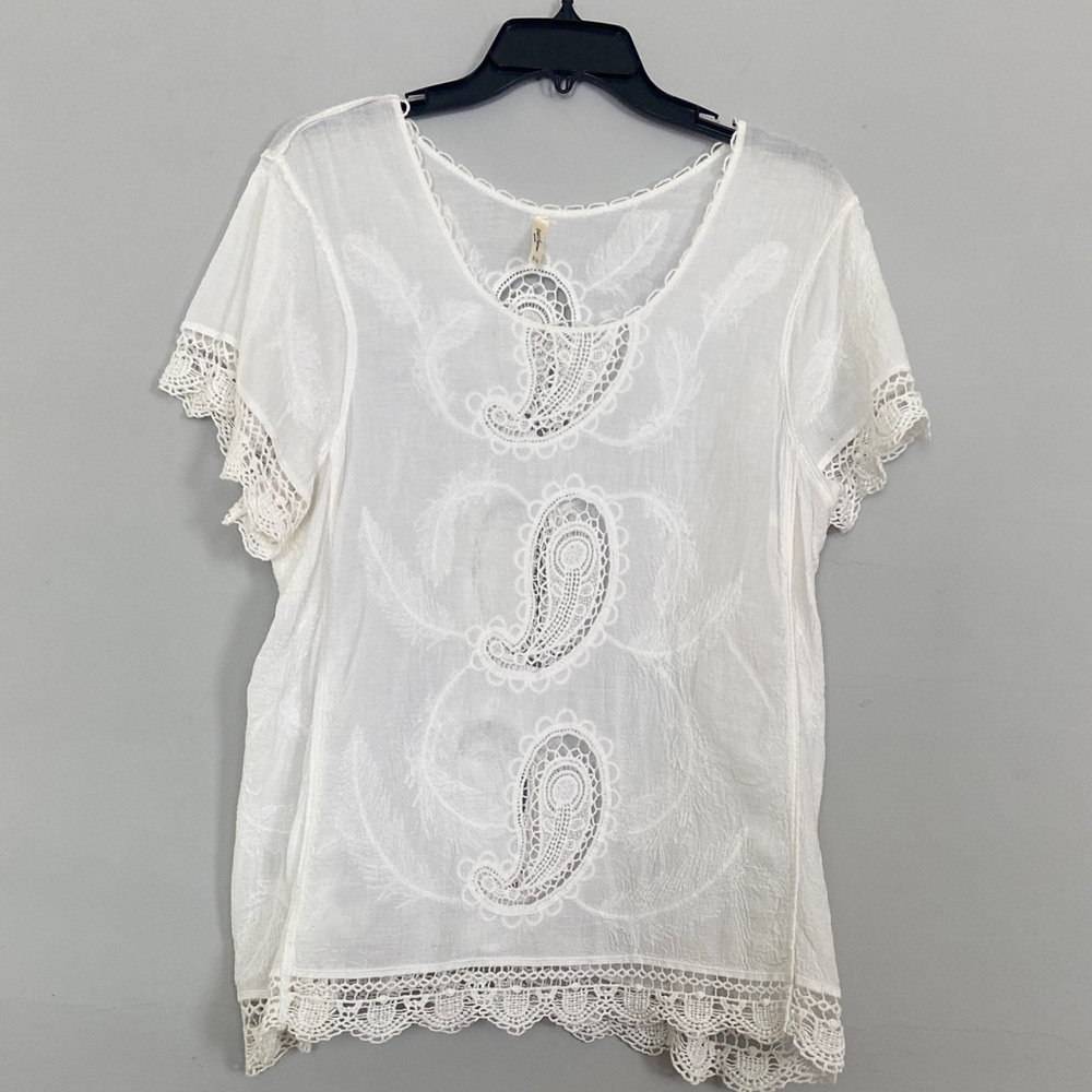Elegant White Lace Trimmed Women's Top